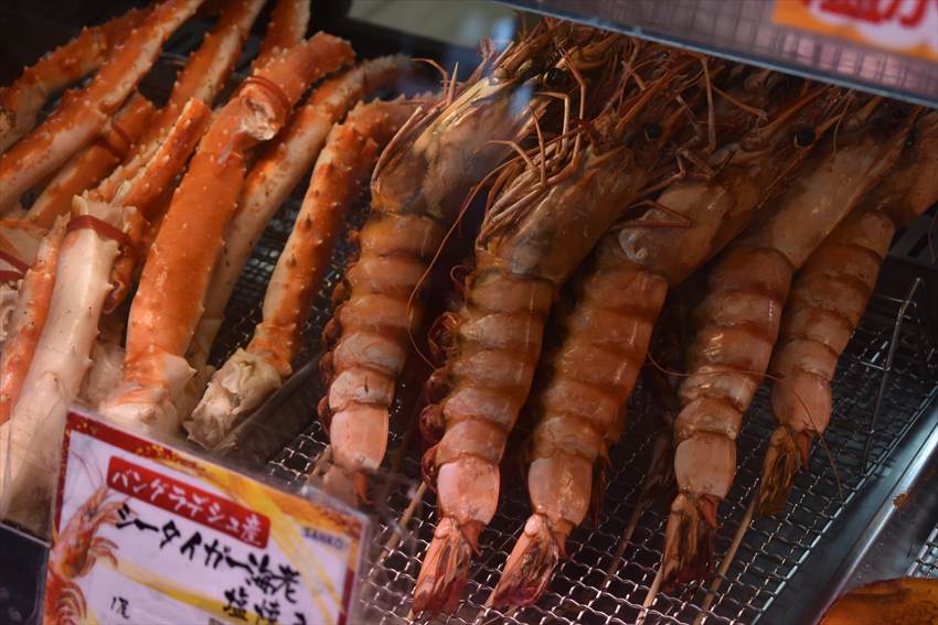 泊ゆいまち市場大きなエビ